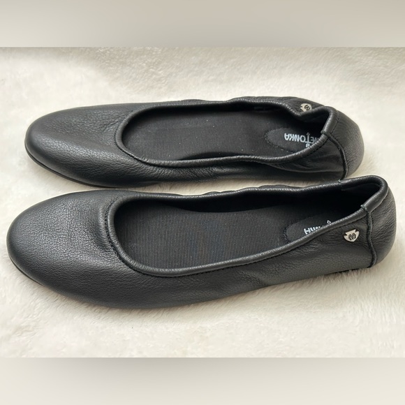 Women’s Minnetonka Anna 11 (Black Flats) - Picture 3 of 6